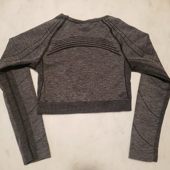 Gymshark Long Sleeve Crop Top - Size Medium - Worn Once - Picture 2 of 4